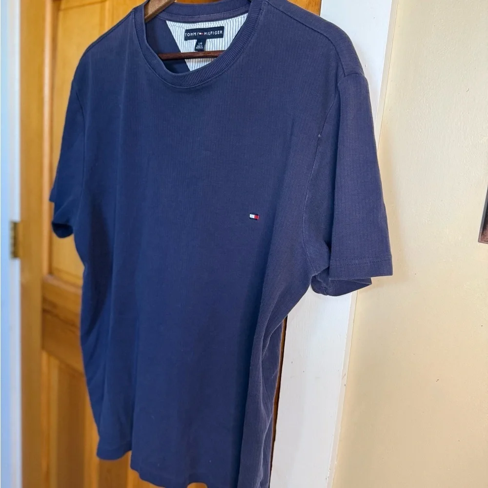 Tommy Hilfiger Men's Classic Navy Tee - Picture 5 of 6